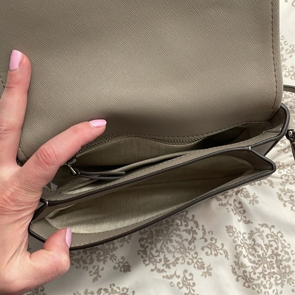 Tory Burch Emerson Shoulder/Crossbody Bag - Picture 4 of 7